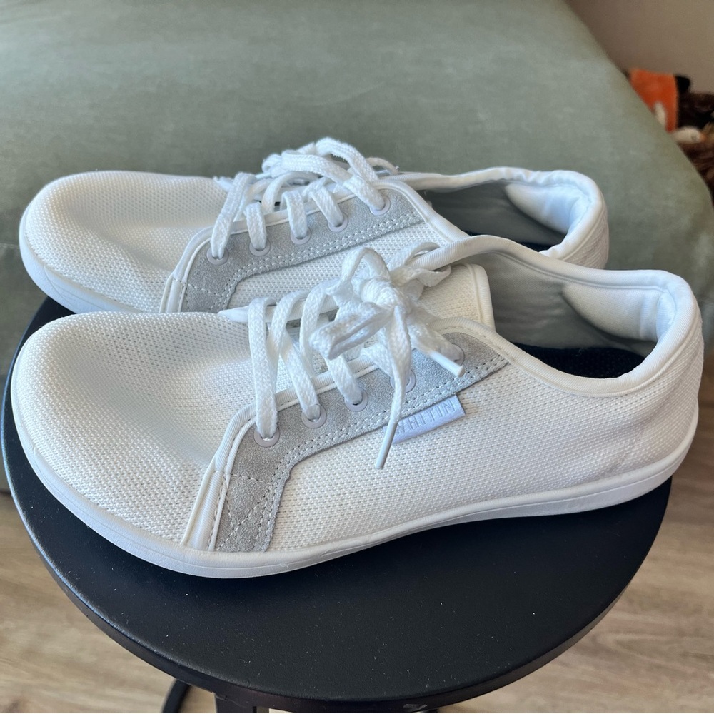 WHITIN Wide toe shoes: Color WHITE: Size: Woman’s 9